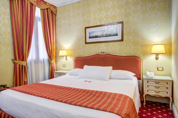 Double Room (1 Adult)